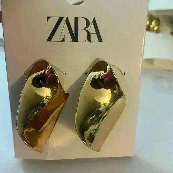 🔥🔥zara Gold plate earrings - Picture 1 of 3